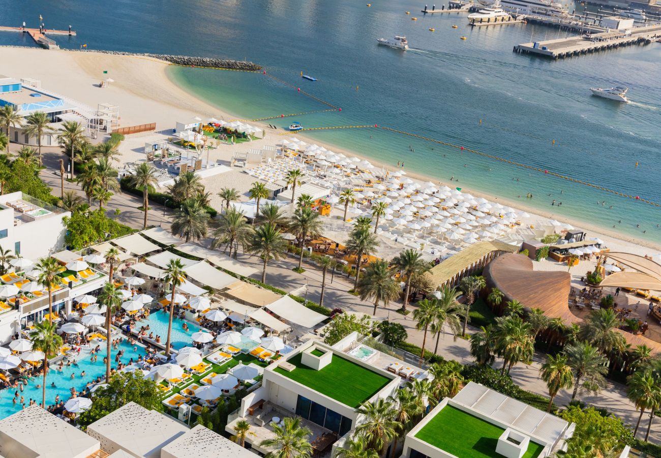 Apartment in Dubai - Extravagant 2BR Apt at FIVE Palm w/Sea View