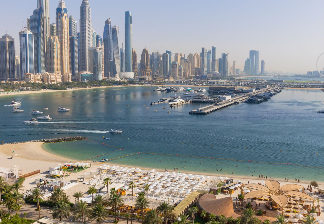 Apartment in Dubai - Extravagant 2BR Apt at FIVE Palm w/Sea View