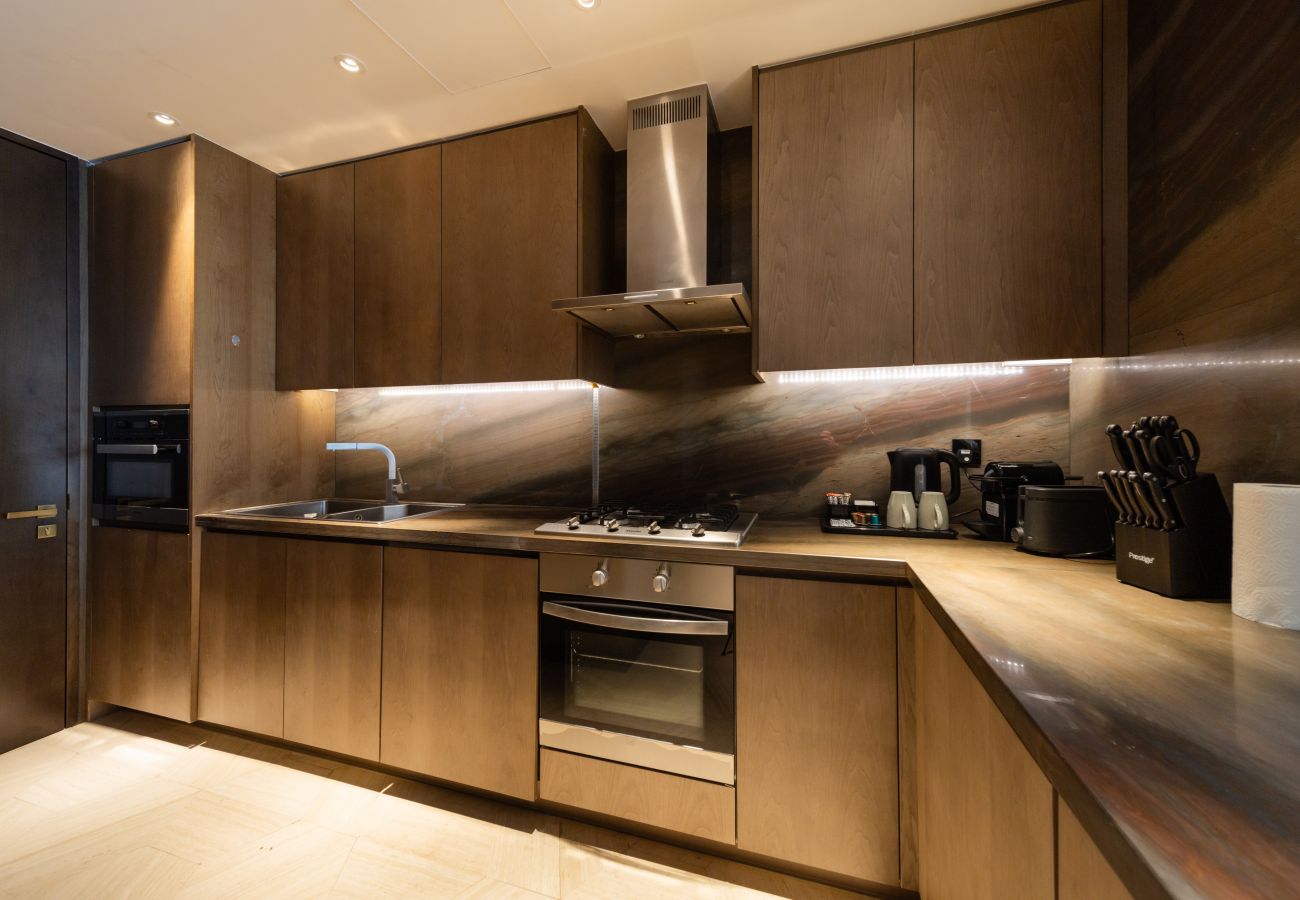 Apartment in Dubai - Extravagant 2BR Apt at FIVE Palm w/Sea View