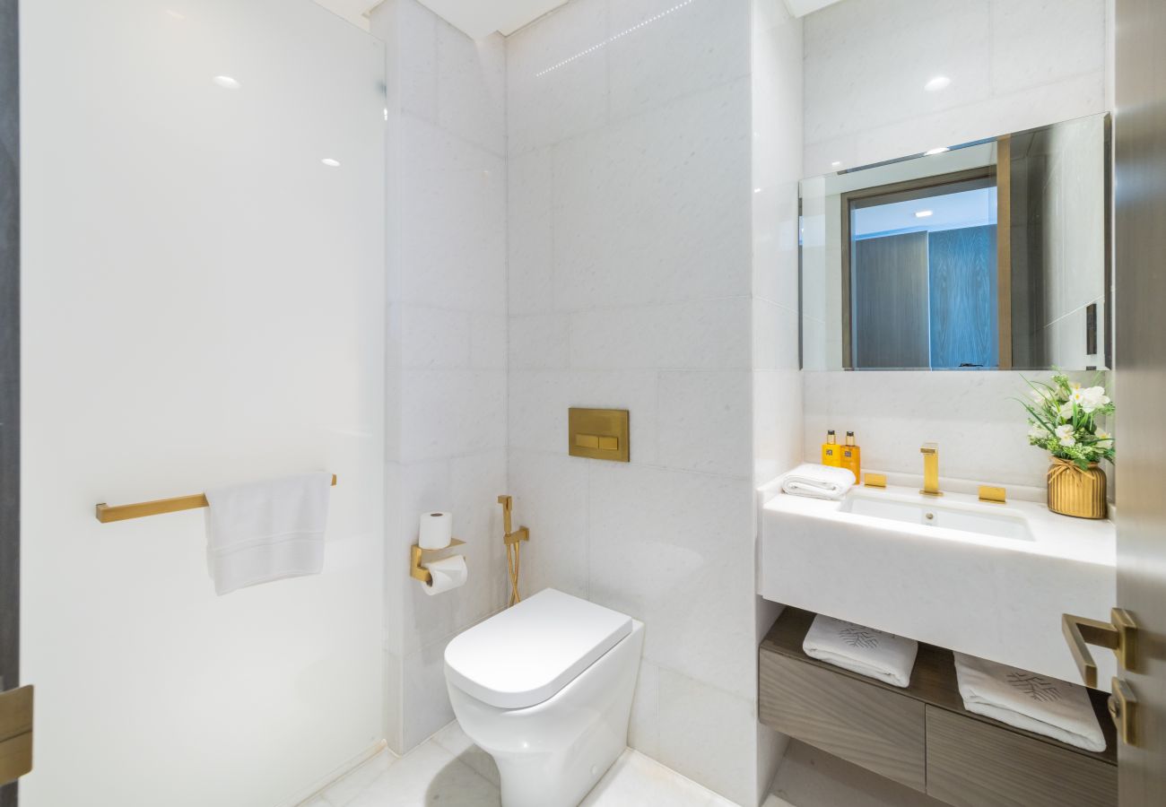 Apartment in Dubai - Extravagant 2BR Apt at FIVE Palm w/Sea View