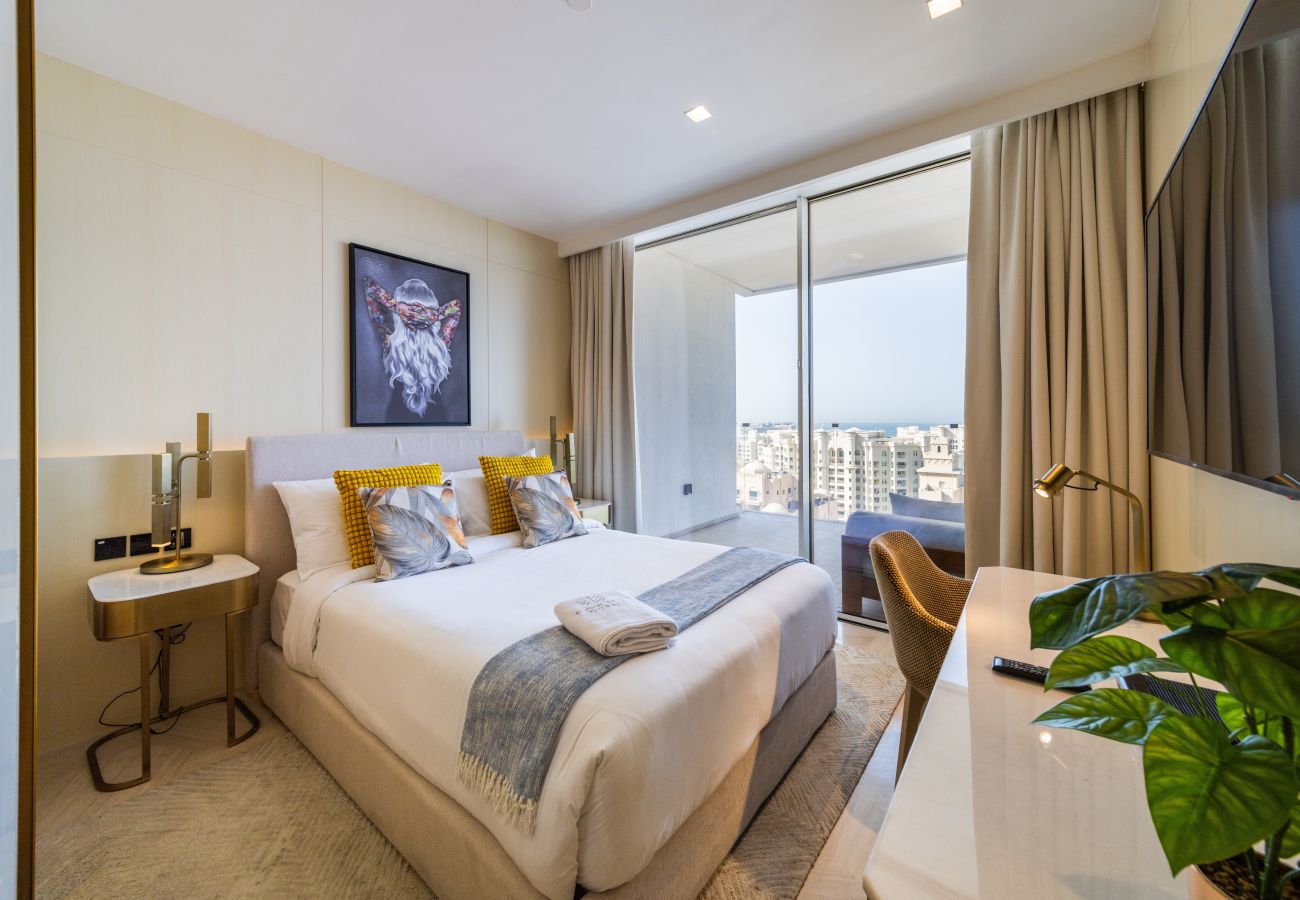 Apartment in Dubai - Extravagant 2BR Apt at FIVE Palm w/Sea View