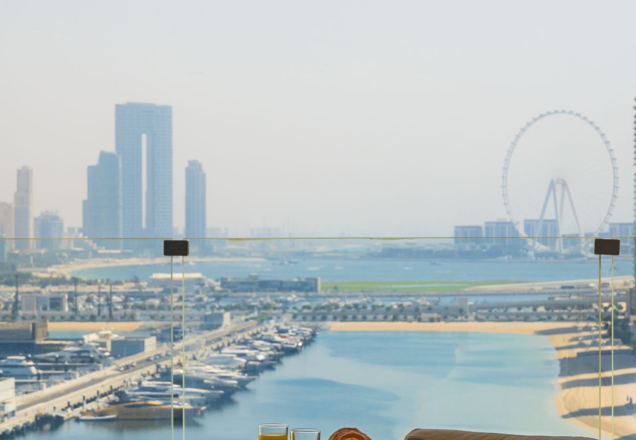 Apartment in Dubai - Extravagant 2BR Apt at FIVE Palm w/Sea View