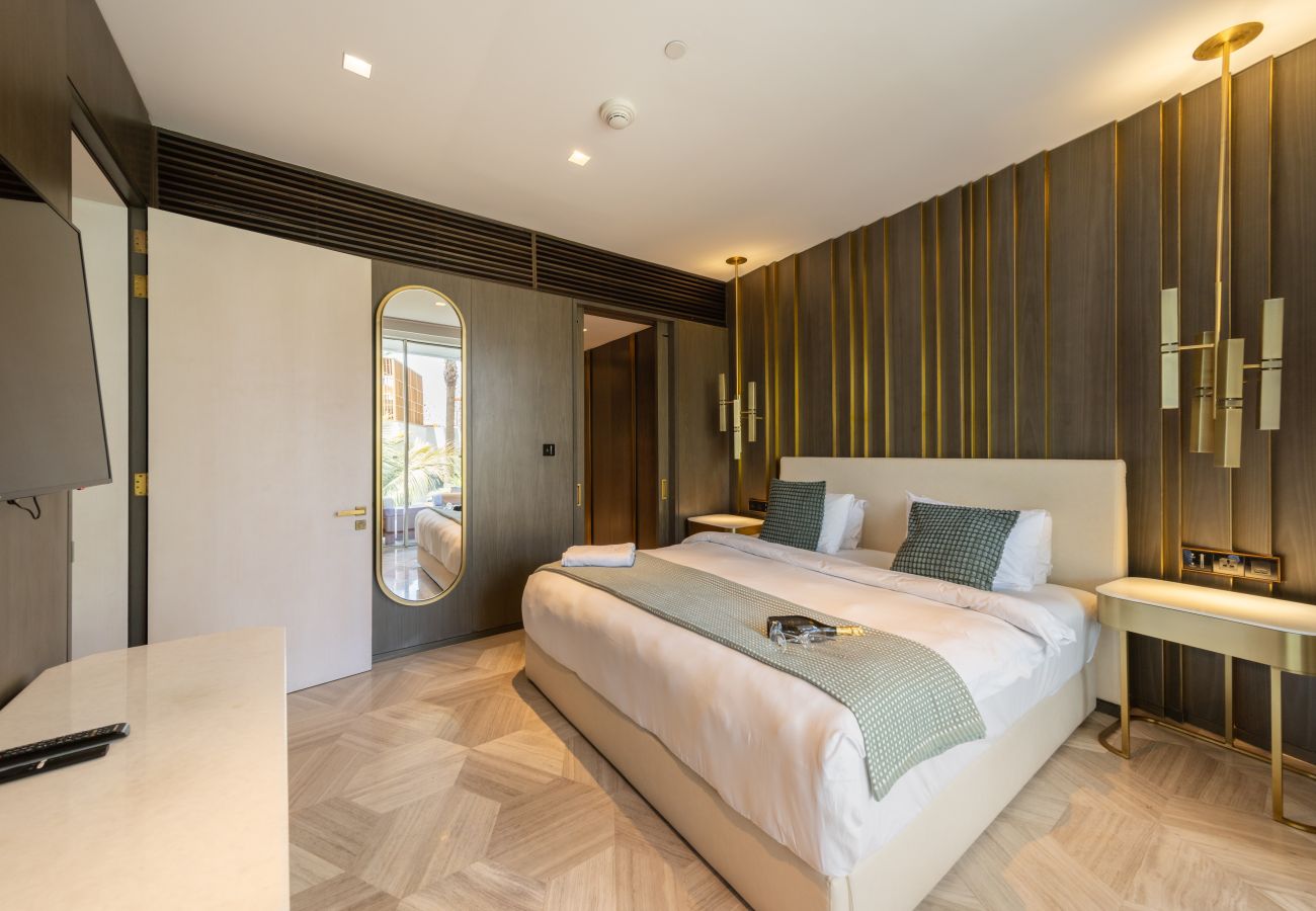 Apartment in Dubai - Startling 2BR Apt at FIVE Palm Residences