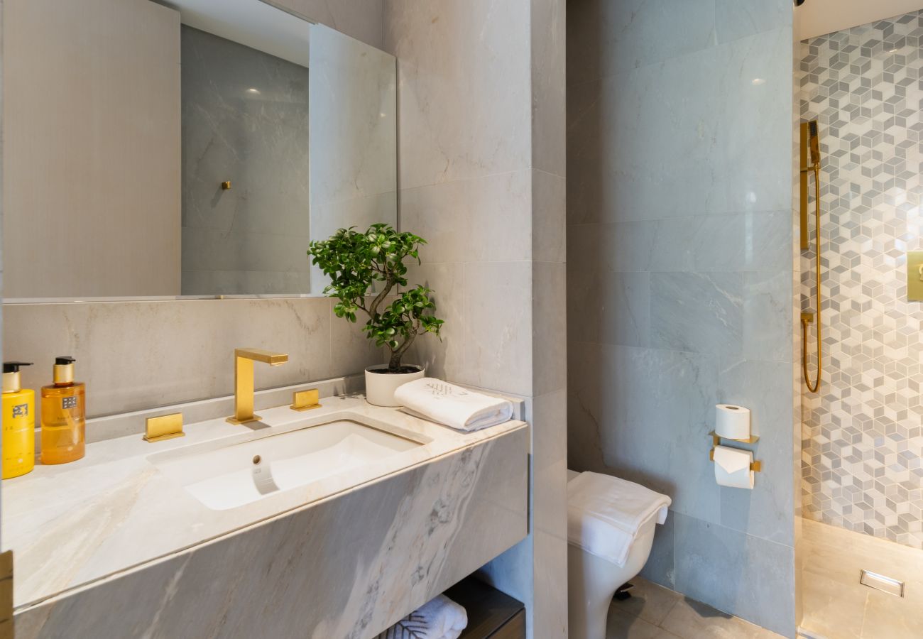 Apartment in Dubai - Startling 2BR Apt at FIVE Palm Residences