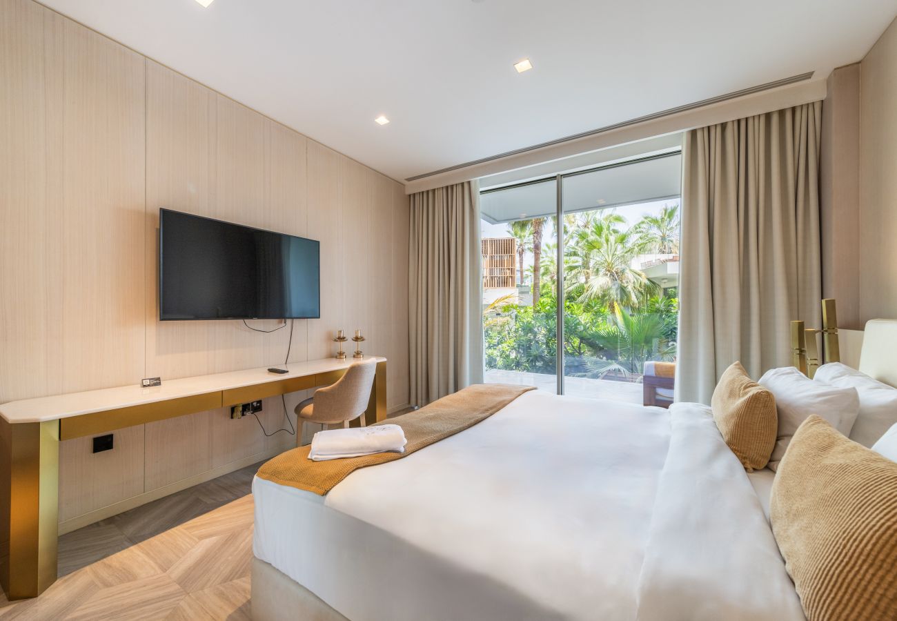 Apartment in Dubai - Startling 2BR Apt at FIVE Palm Residences