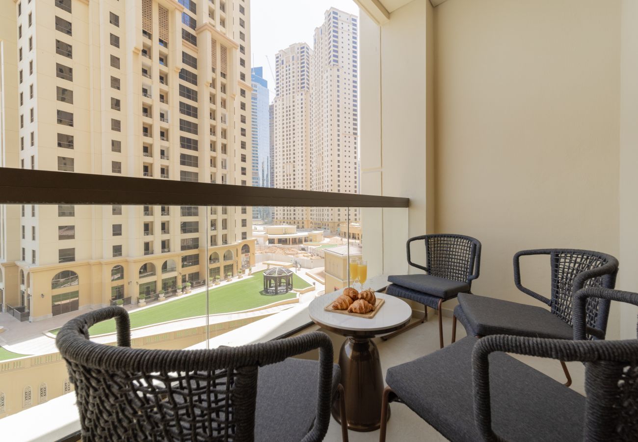 Apartment in Dubai - Dazzling 2BR Apt w/Beach Access at JBR