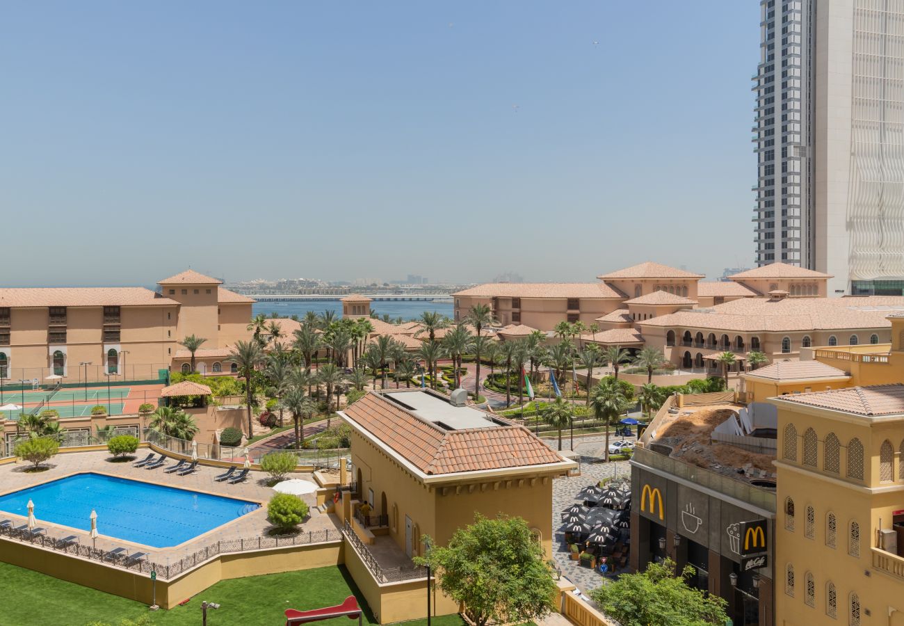 Apartment in Dubai - Dazzling 2BR Apt w/Beach Access at JBR