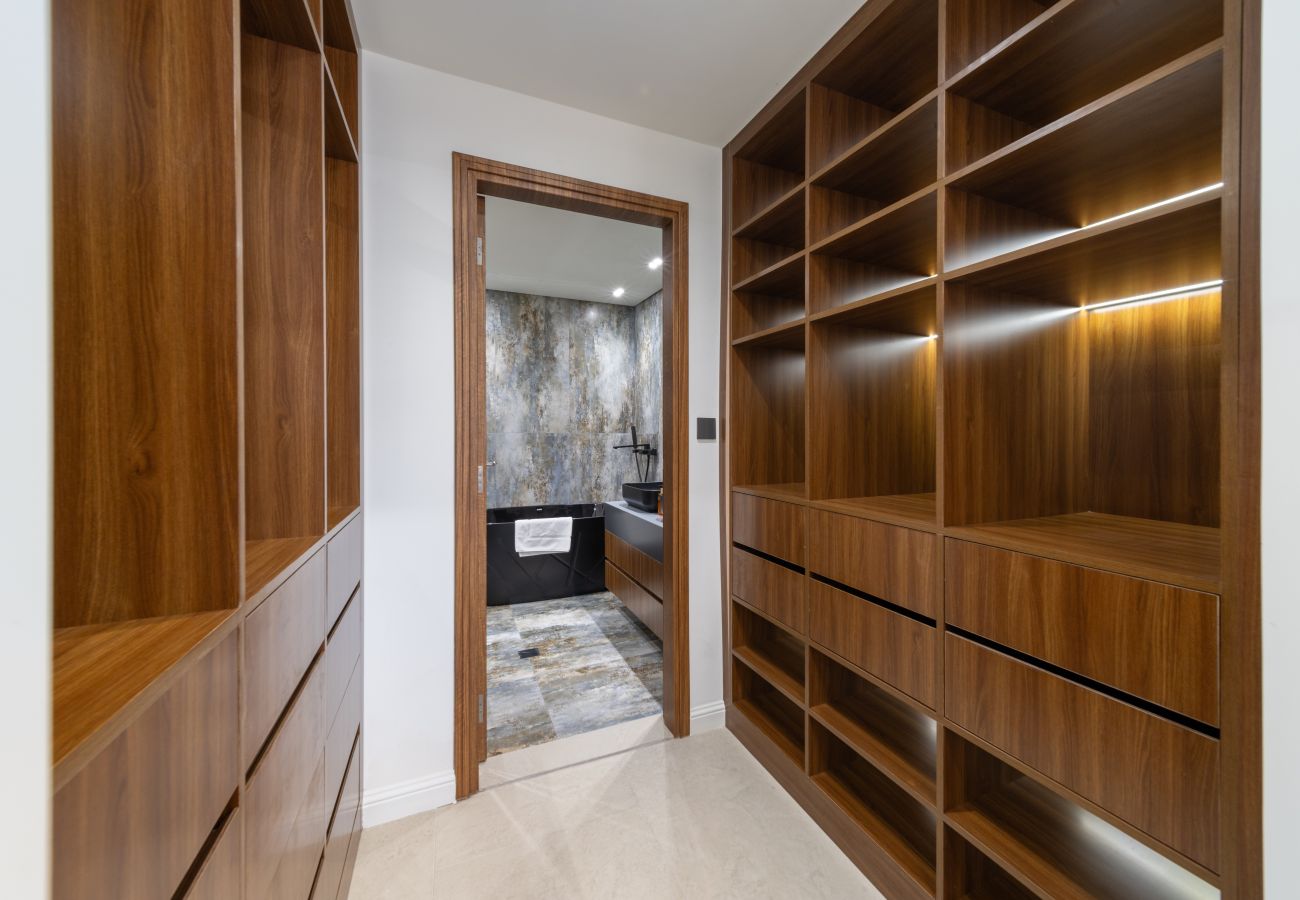 Apartment in Dubai - Dazzling 2BR Apt w/Beach Access at JBR