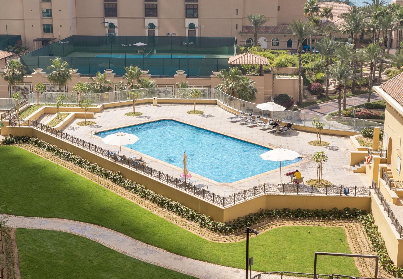 Apartment in Dubai - Dazzling 2BR Apt w/Beach Access at JBR