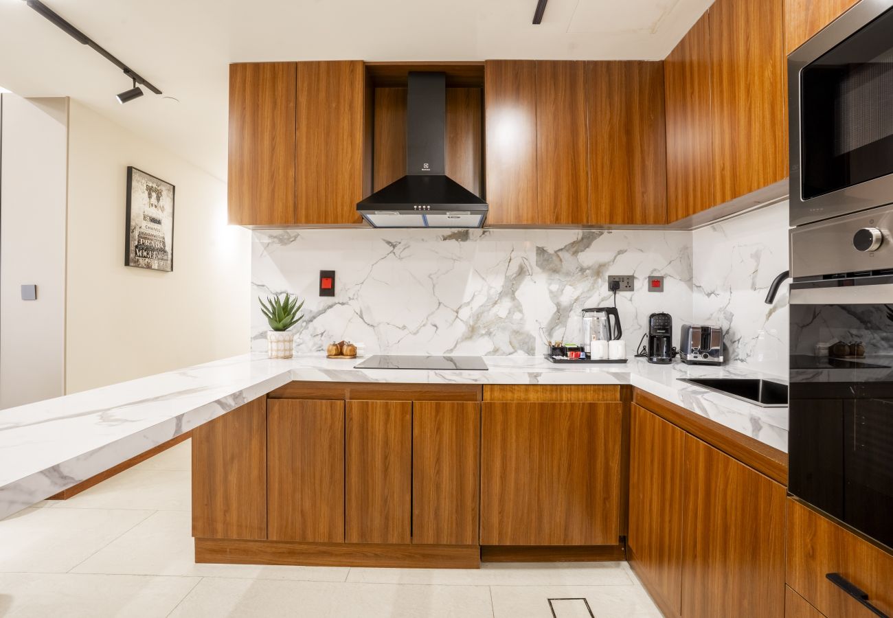 Apartment in Dubai - Dazzling 2BR Apt w/Beach Access at JBR