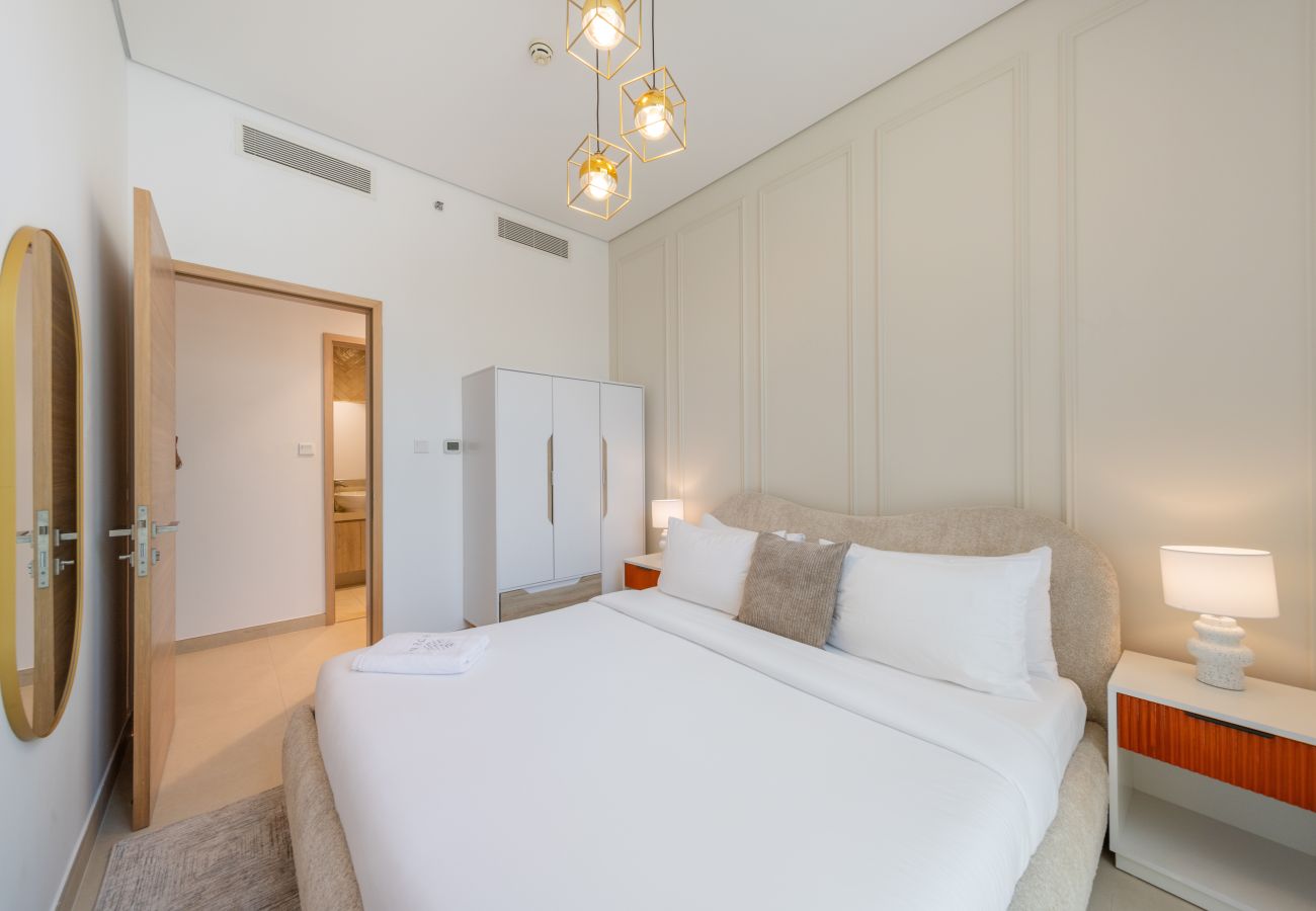 Apartment in Dubai - Chic 2BR Apt with Contemporary Design