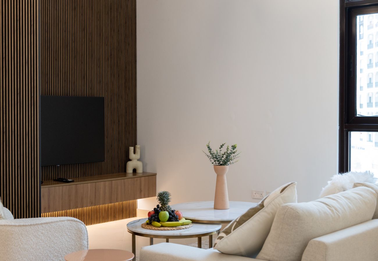 Apartment in Dubai - Chic 2BR Apt with Contemporary Design