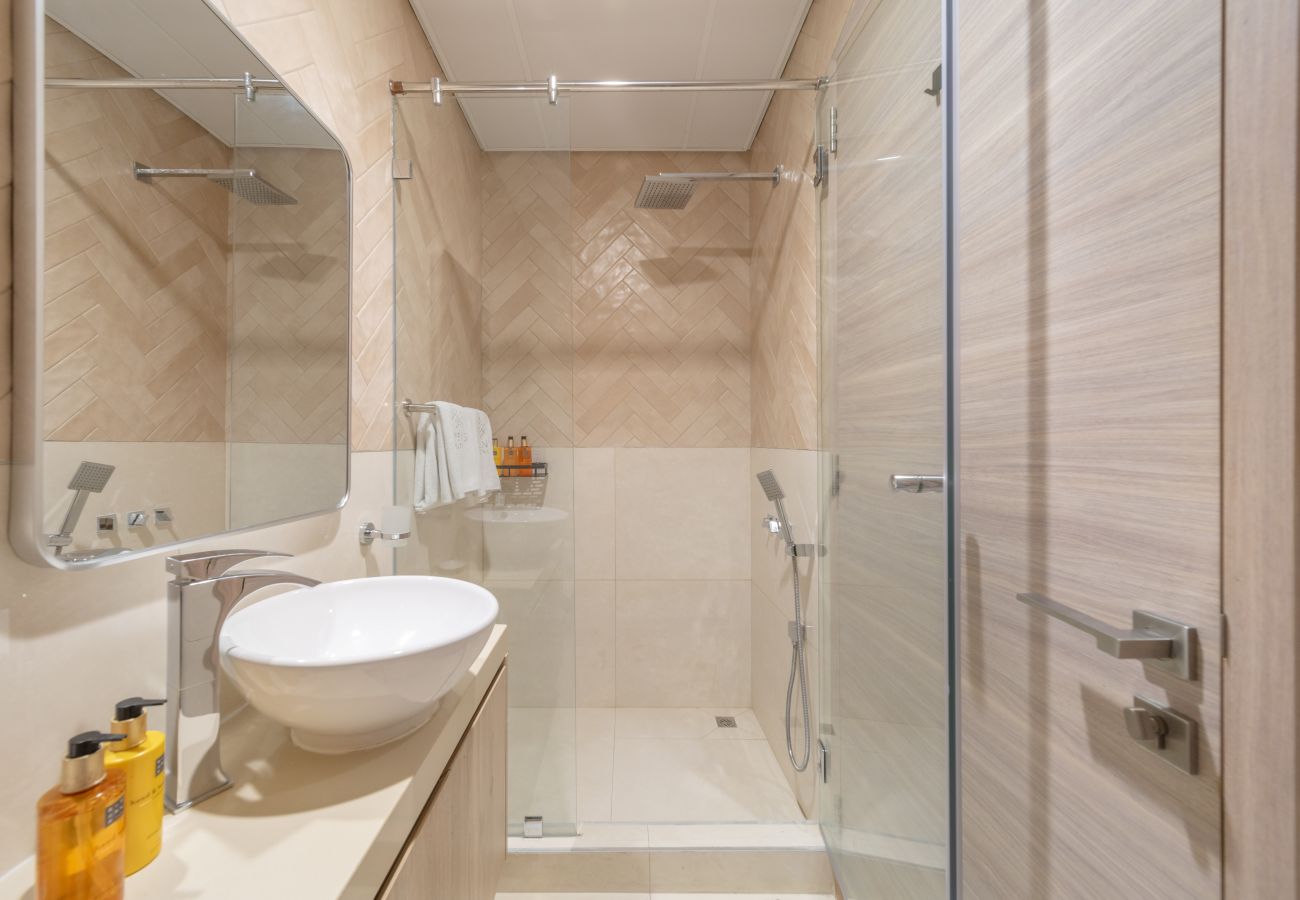 Apartment in Dubai - Chic 2BR Apt with Contemporary Design