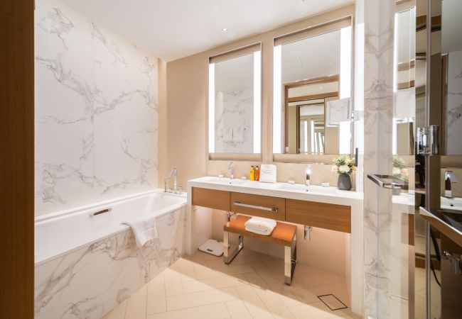 Apartment in Dubai - Lavish 2BR Apt w/ Burj Khalifa View Apartment in Dubai - Lavish 2BR Apt w/ Burj Khalifa View