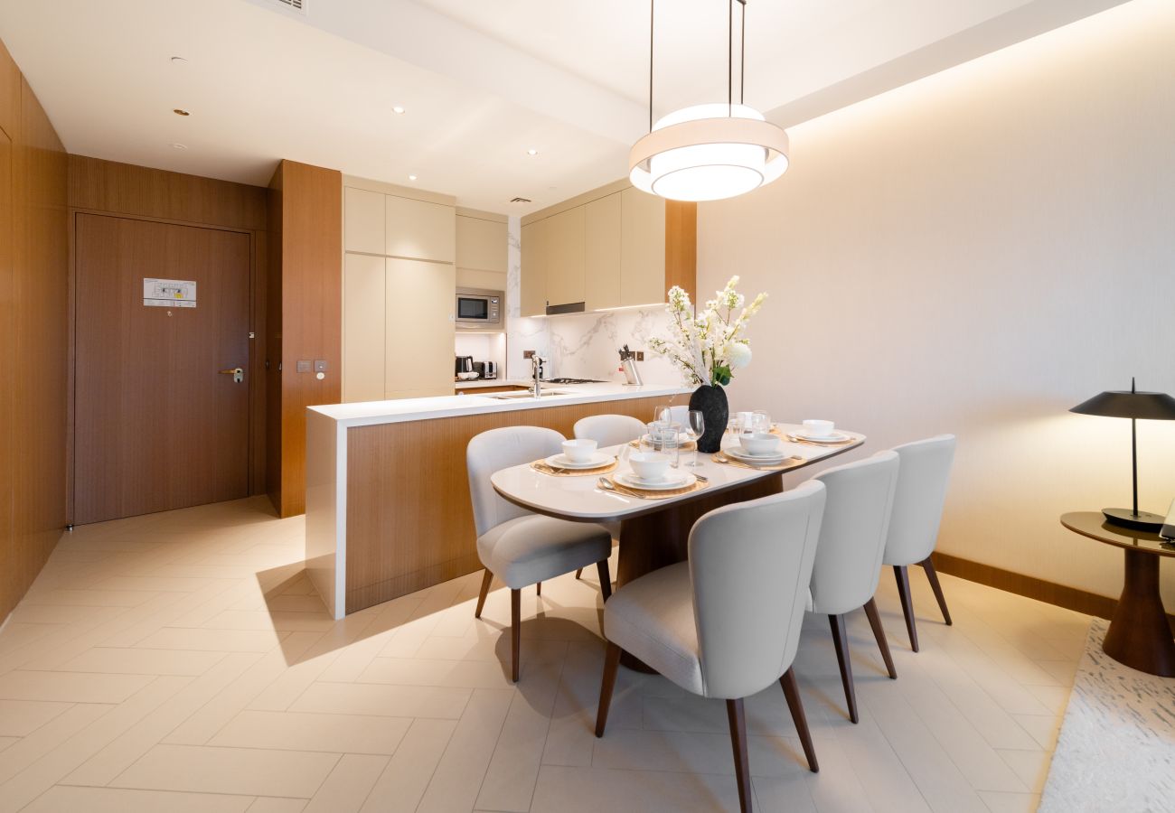 Apartment in Dubai - Lavish 2BR Apt w/ Burj Khalifa View