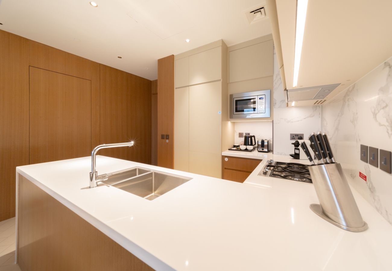 Apartment in Dubai - Lavish 2BR Apt w/ Burj Khalifa View