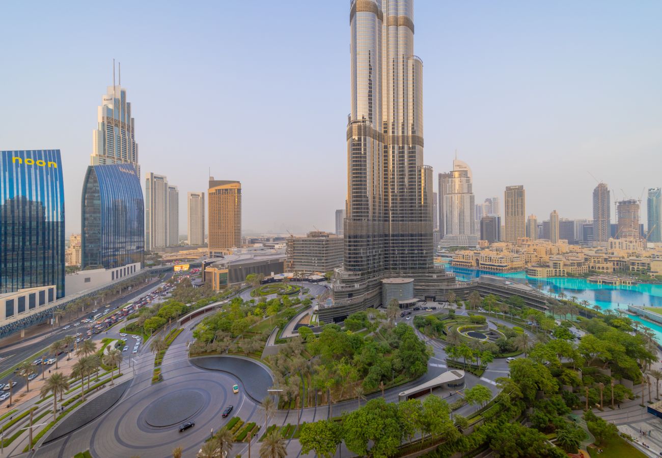 Apartment in Dubai - Lavish 2BR Apt w/ Burj Khalifa View