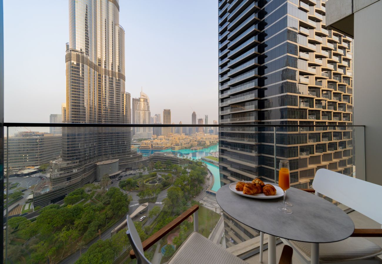 Apartment in Dubai - Lavish 2BR Apt w/ Burj Khalifa View