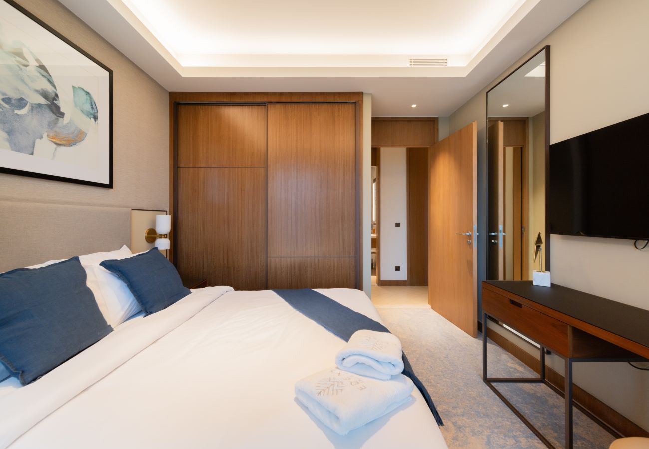 Apartment in Dubai - Lavish 2BR Apt w/ Burj Khalifa View