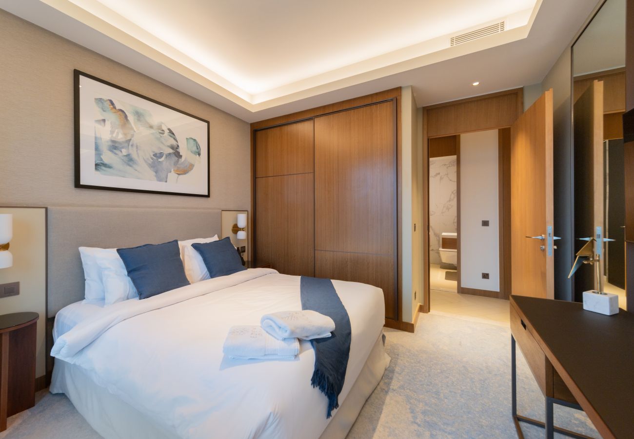 Apartment in Dubai - Lavish 2BR Apt w/ Burj Khalifa View
