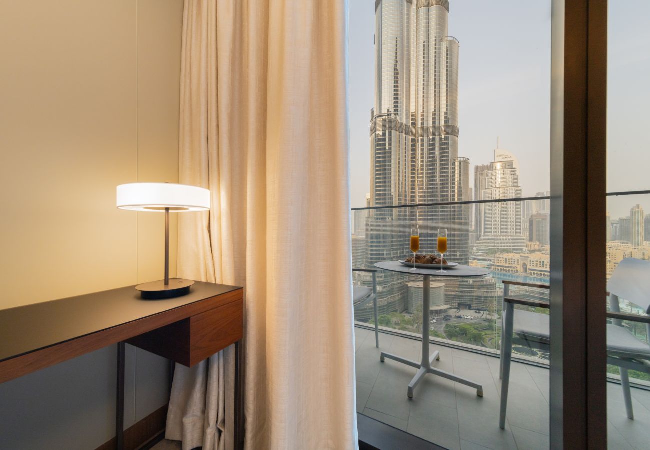Apartment in Dubai - Lavish 2BR Apt w/ Burj Khalifa View
