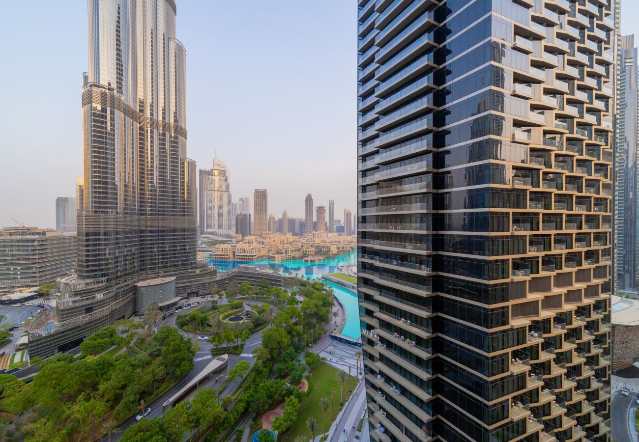 Apartment in Dubai - Lavish 2BR Apt w/ Burj Khalifa View