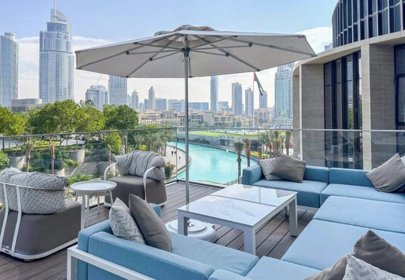 Apartment in Dubai - Lavish 2BR Apt w/ Burj Khalifa View
