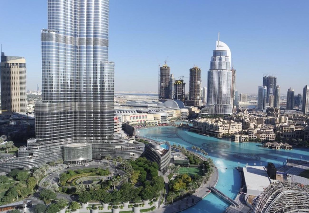 Apartment in Dubai - Lavish 2BR Apt w/ Burj Khalifa View