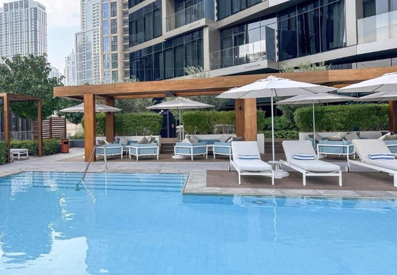 Apartment in Dubai - Lavish 2BR Apt w/ Burj Khalifa View