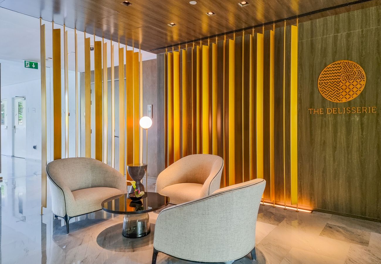 Apartment in Dubai - Tremendous 2BR Apt at FIVE Palm w/Sea View