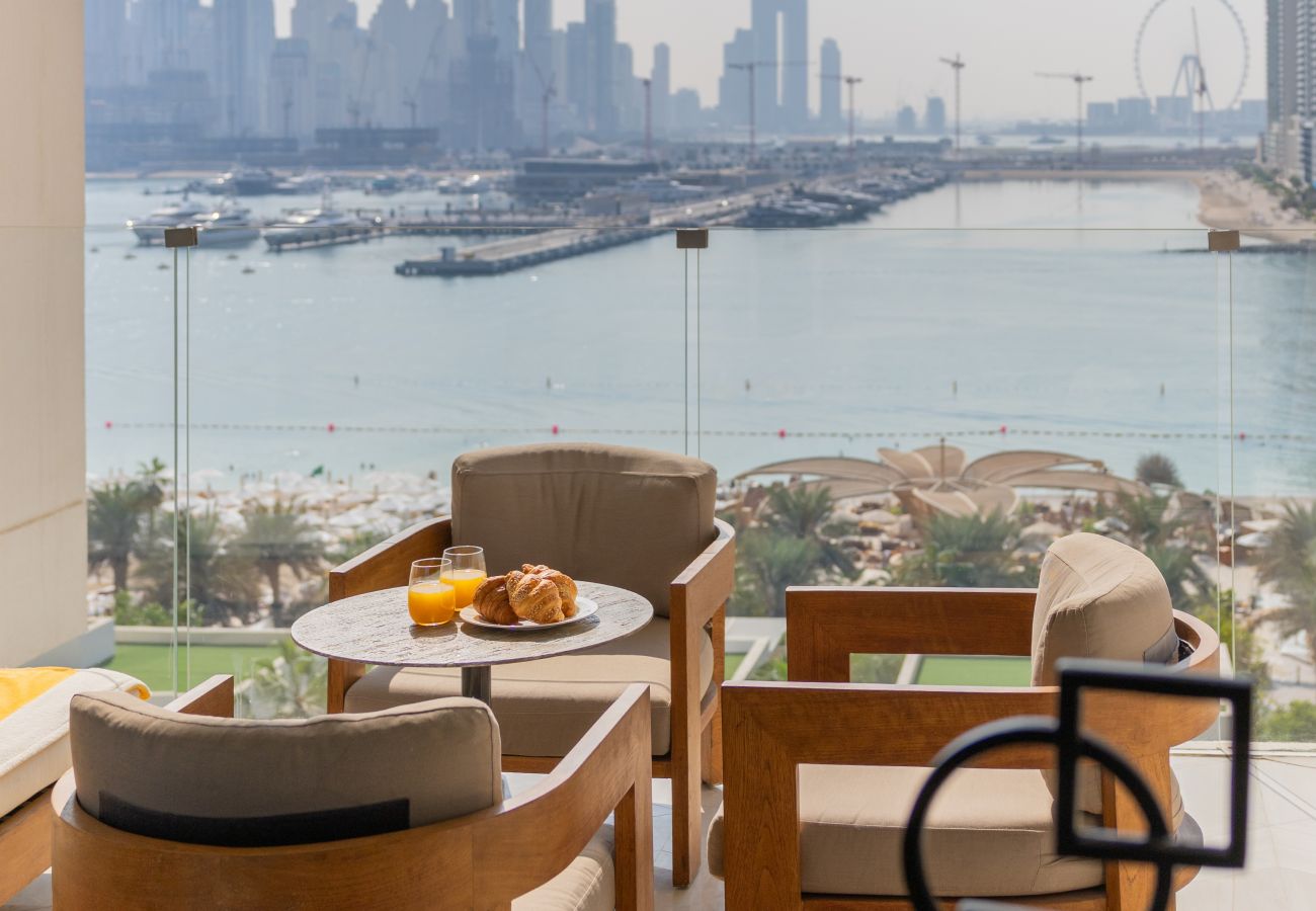 Apartment in Dubai - Tremendous 2BR Apt at FIVE Palm w/Sea View