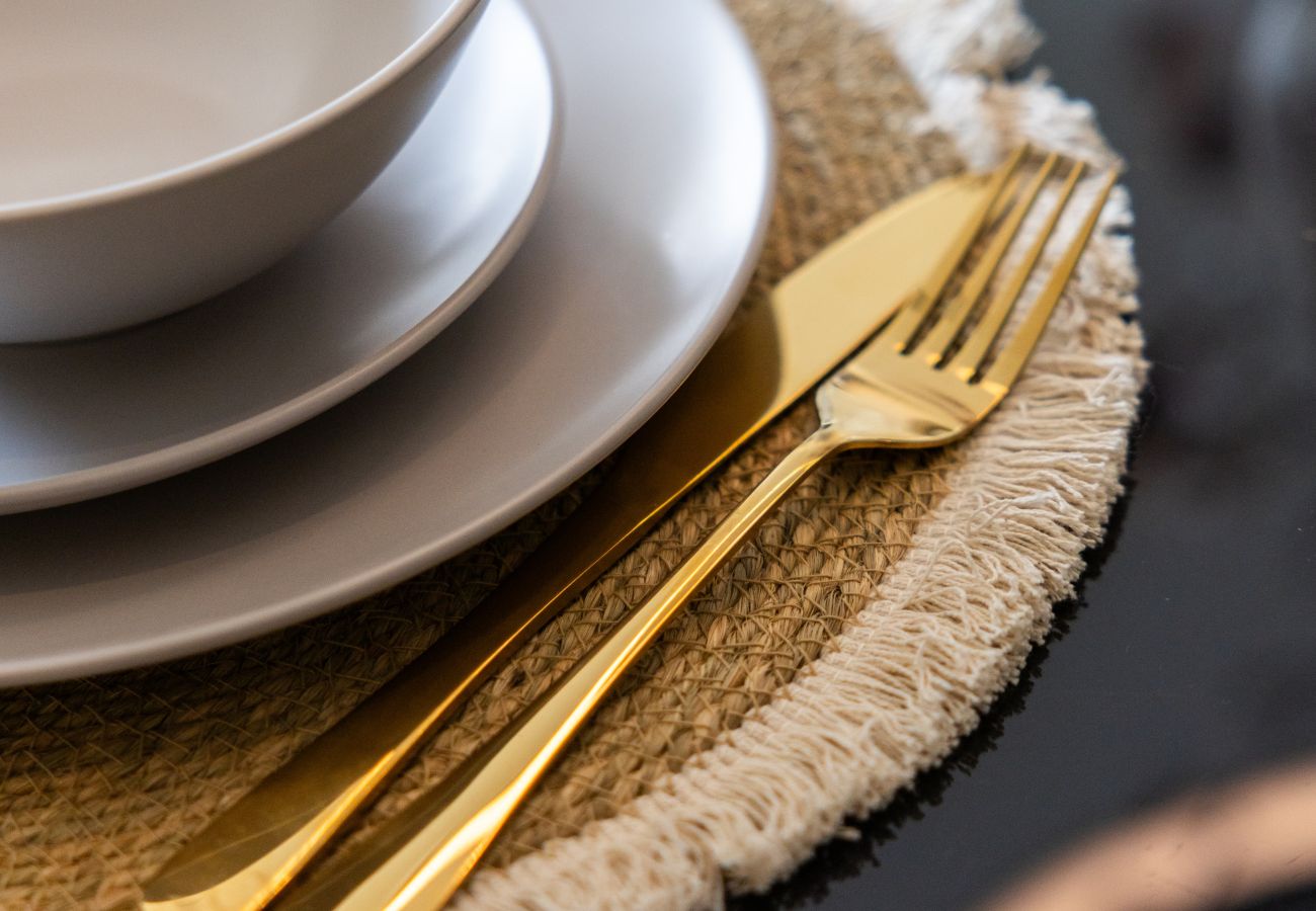 Apartment in Dubai - Tremendous 2BR Apt at FIVE Palm w/Sea View