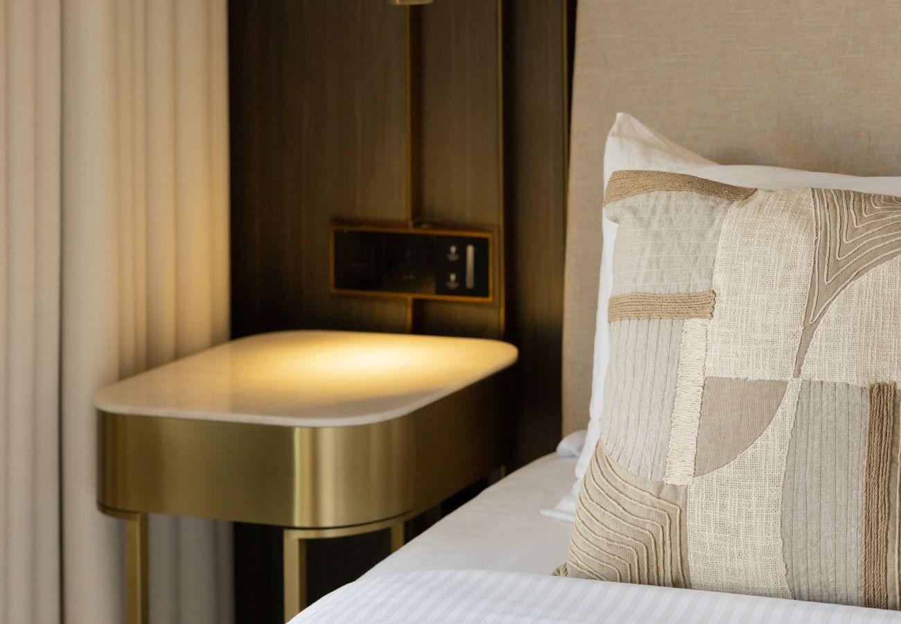 Apartment in Dubai - Tremendous 2BR Apt at FIVE Palm w/Sea View