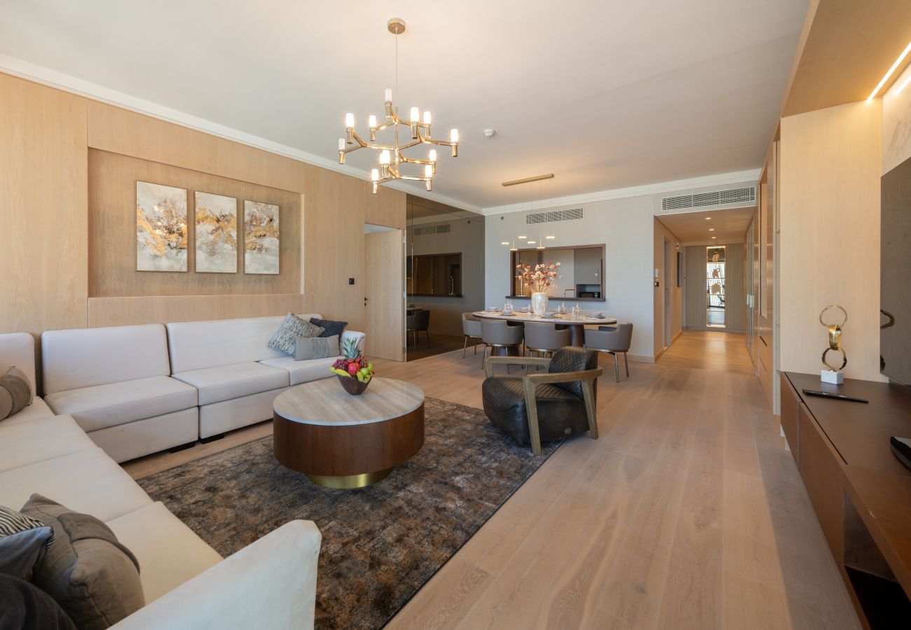 Apartment in Dubai - Stunning 3BR w/Burj Khalifa & Fountain View