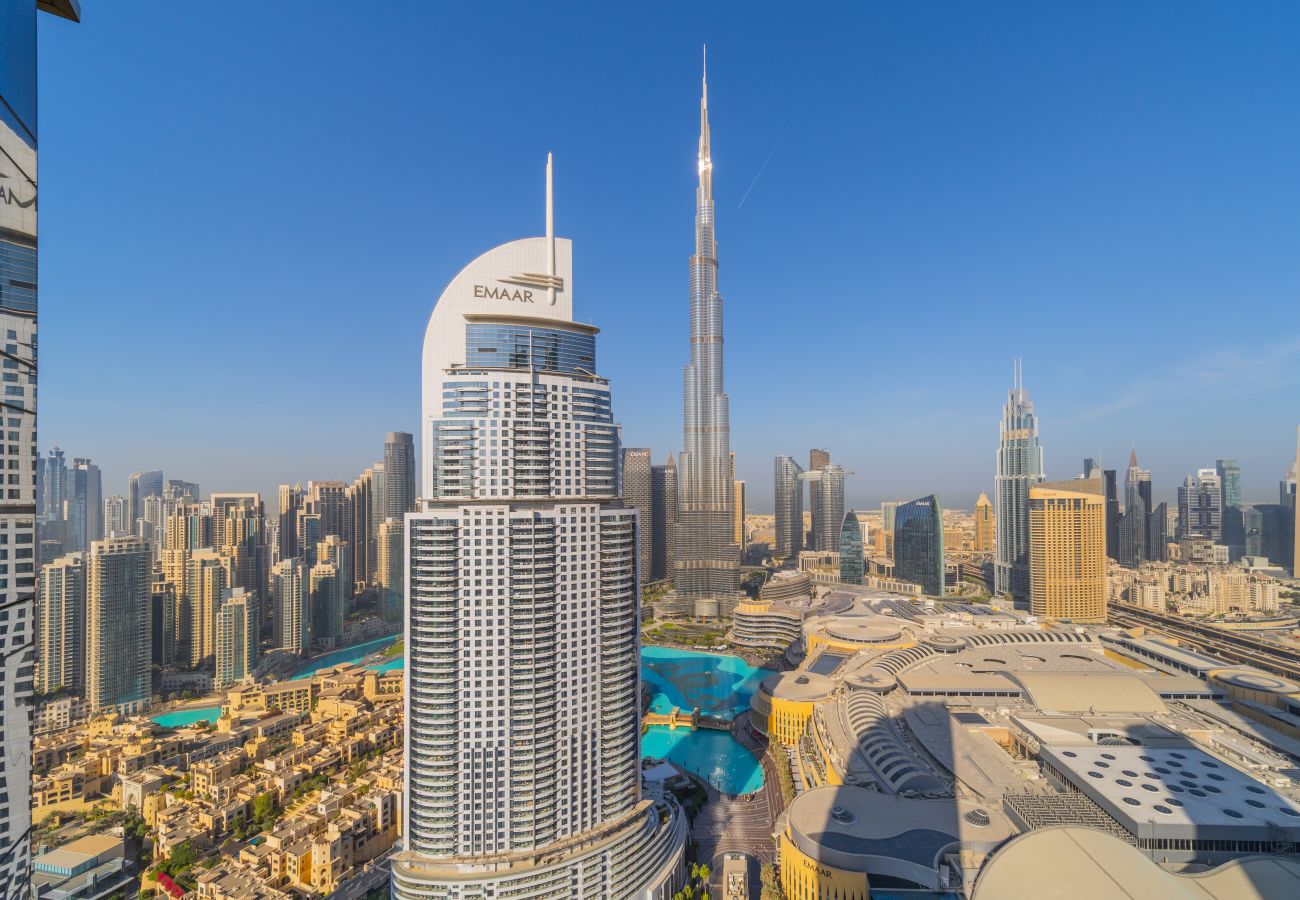 Apartment in Dubai - Stunning 3BR w/Burj Khalifa & Fountain View