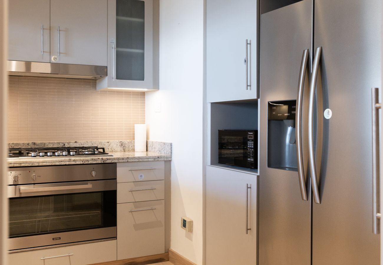 Apartment in Dubai - Stunning 3BR w/Burj Khalifa & Fountain View