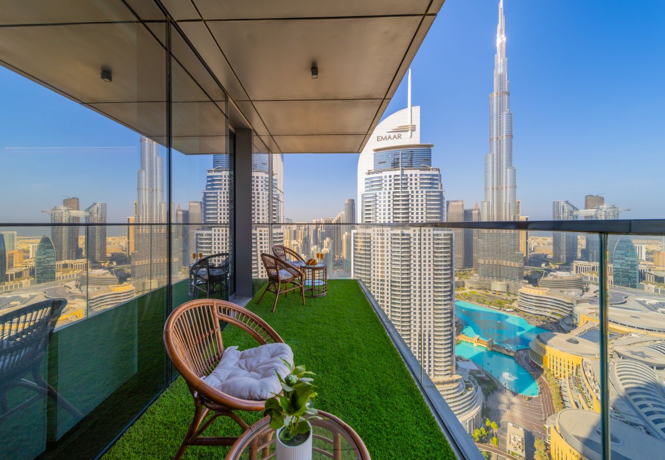 Apartment in Dubai - Stunning 3BR w/Burj Khalifa & Fountain View