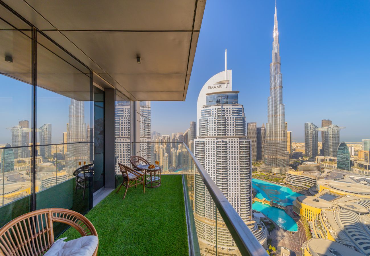 Apartment in Dubai - Stunning 3BR w/Burj Khalifa & Fountain View