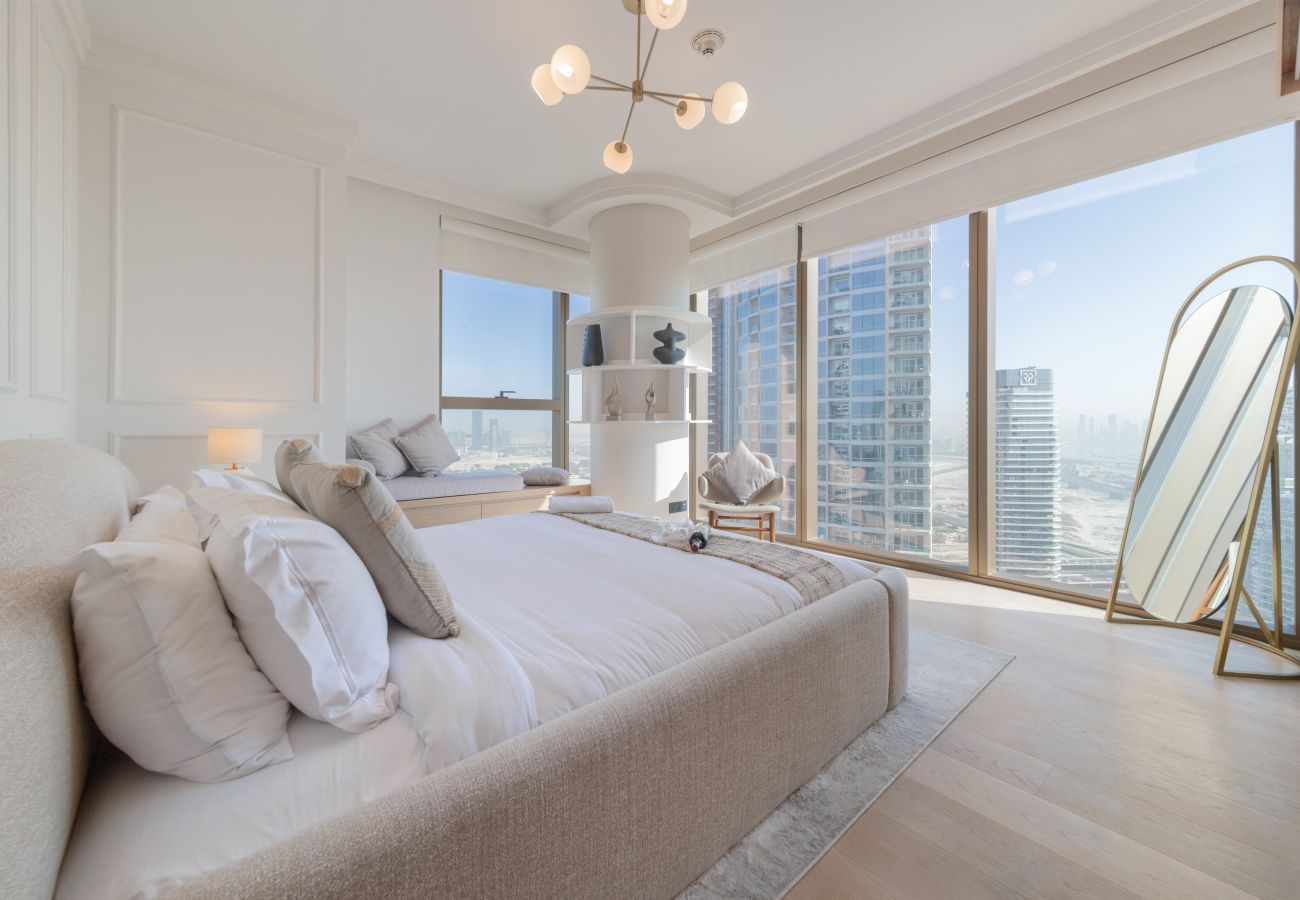 Apartment in Dubai - Stunning 3BR w/Burj Khalifa & Fountain View