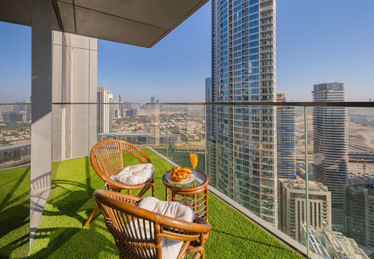 Apartment in Dubai - Stunning 3BR w/Burj Khalifa & Fountain View