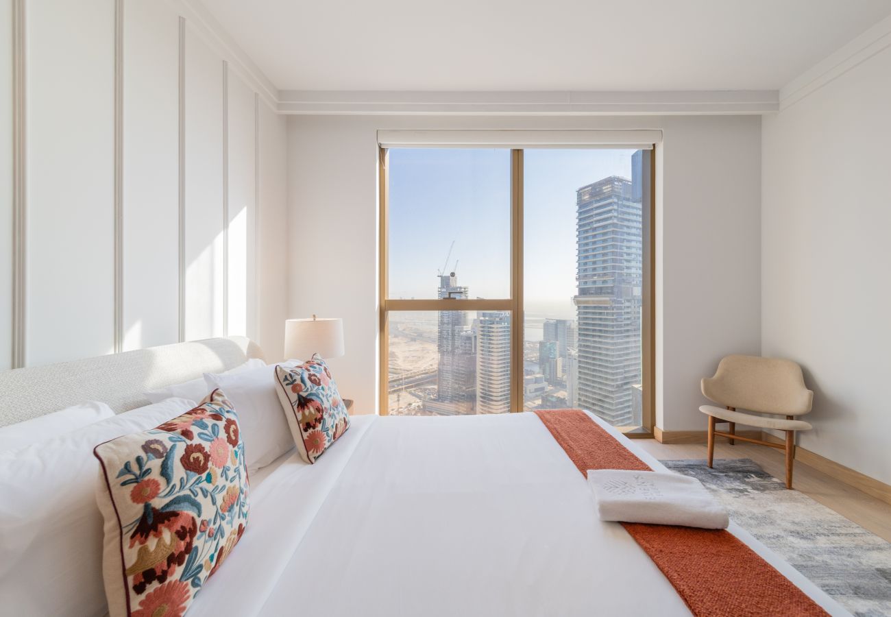 Apartment in Dubai - Stunning 3BR w/Burj Khalifa & Fountain View