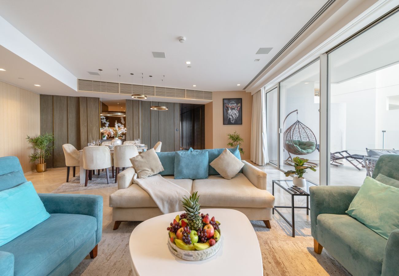 Apartment in Dubai - Luxurious Sea View Apt at FIVE Palm Jumeirah