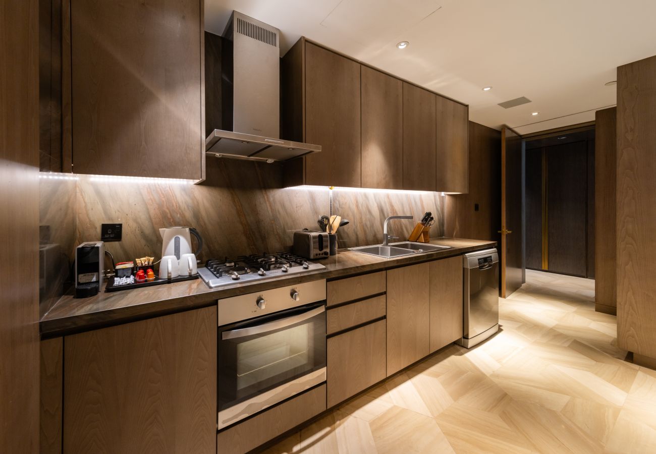 Apartment in Dubai - Luxurious Sea View Apt at FIVE Palm Jumeirah