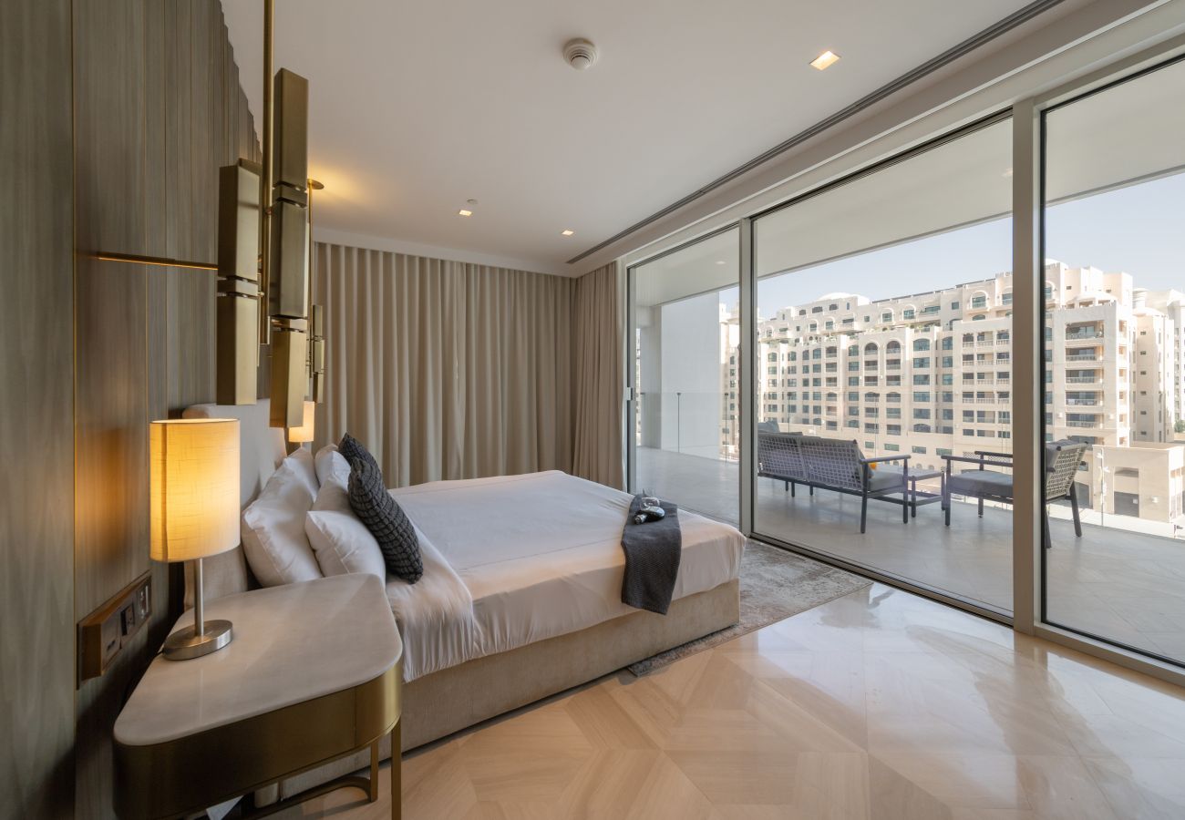 Apartment in Dubai - Luxurious Sea View Apt at FIVE Palm Jumeirah