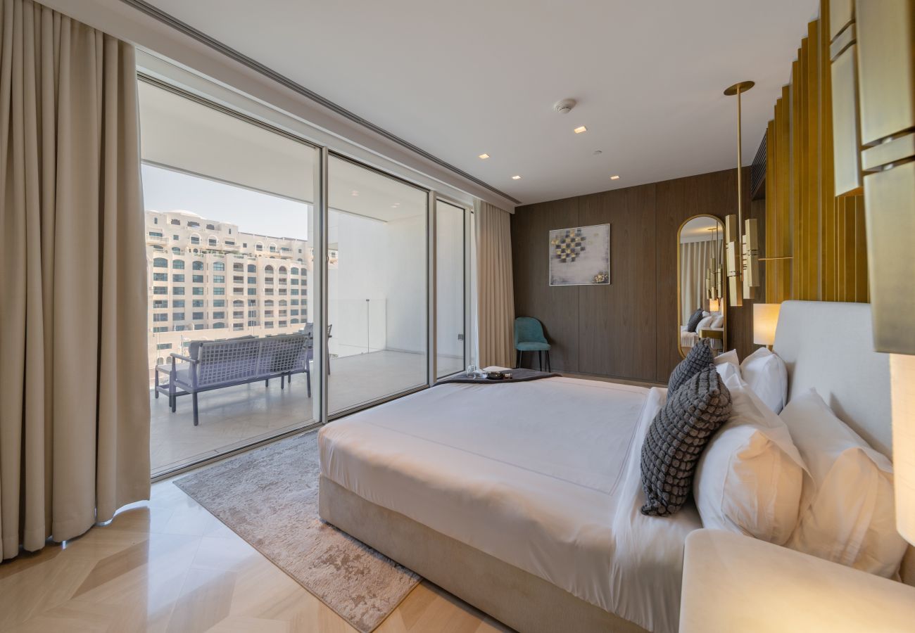 Apartment in Dubai - Luxurious Sea View Apt at FIVE Palm Jumeirah