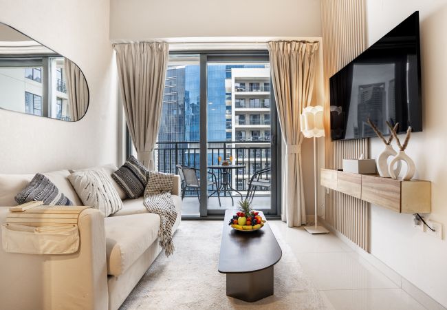 Apartment in Dubai - Spectacular 1BR Apt with Skyscrapers View