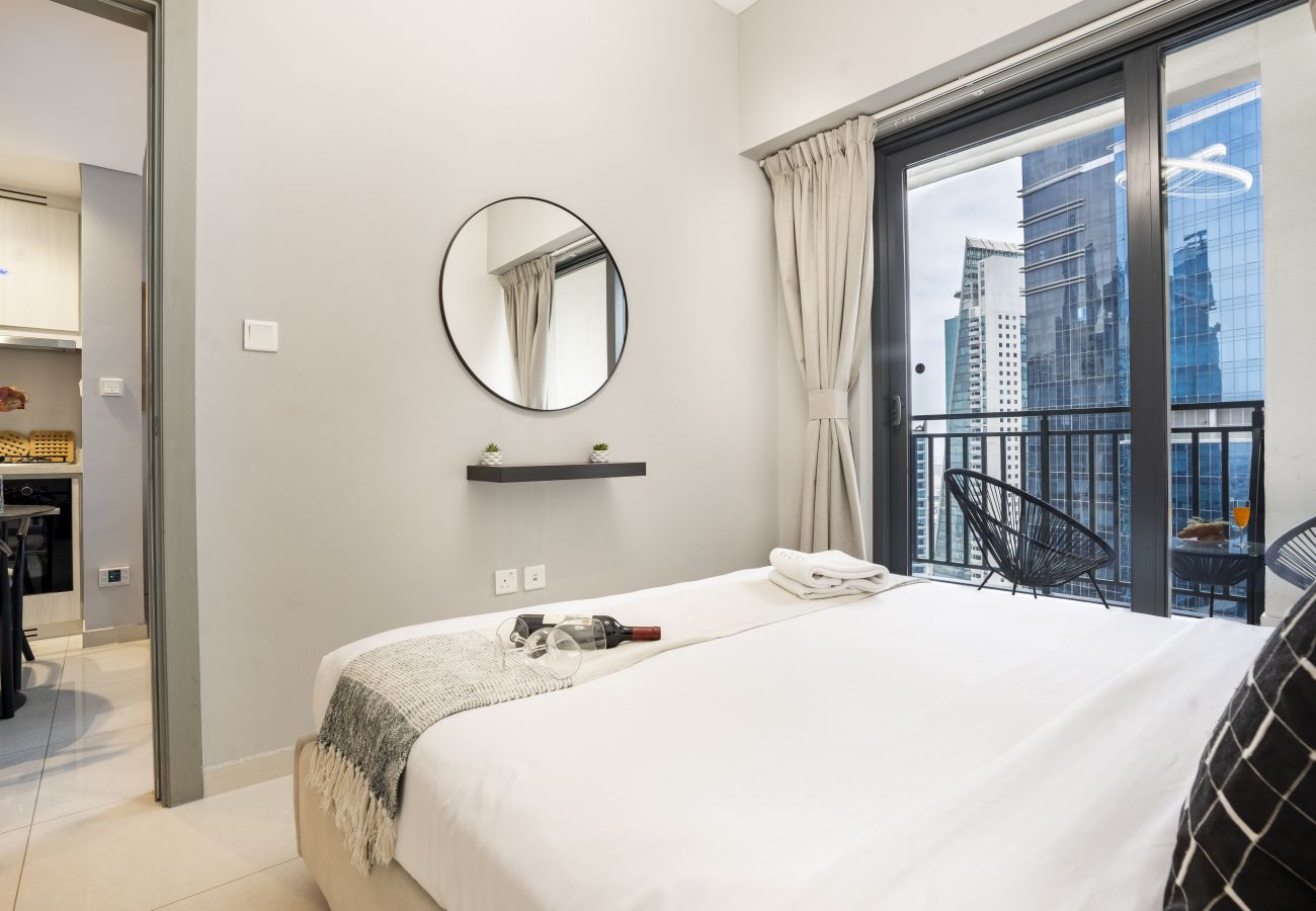 Apartment in Dubai - Spectacular 1BR Apt with Skyscrapers View