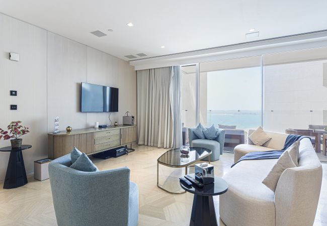 Apartment in Dubai - Glamorous 2BR Apt at FIVE with Seaview