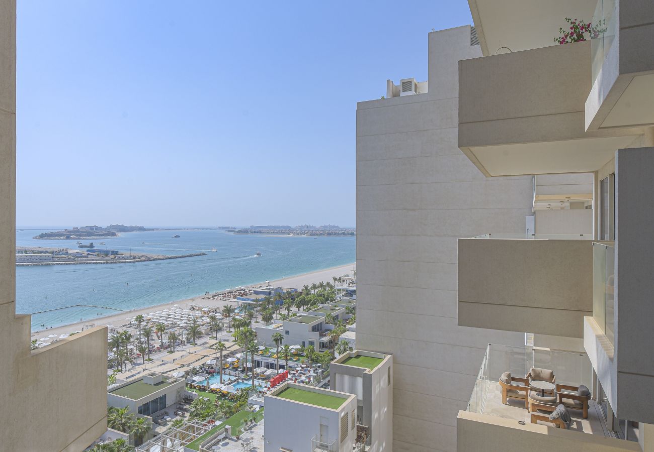 Apartment in Dubai - Glamorous 2BR Apt at FIVE with Seaview
