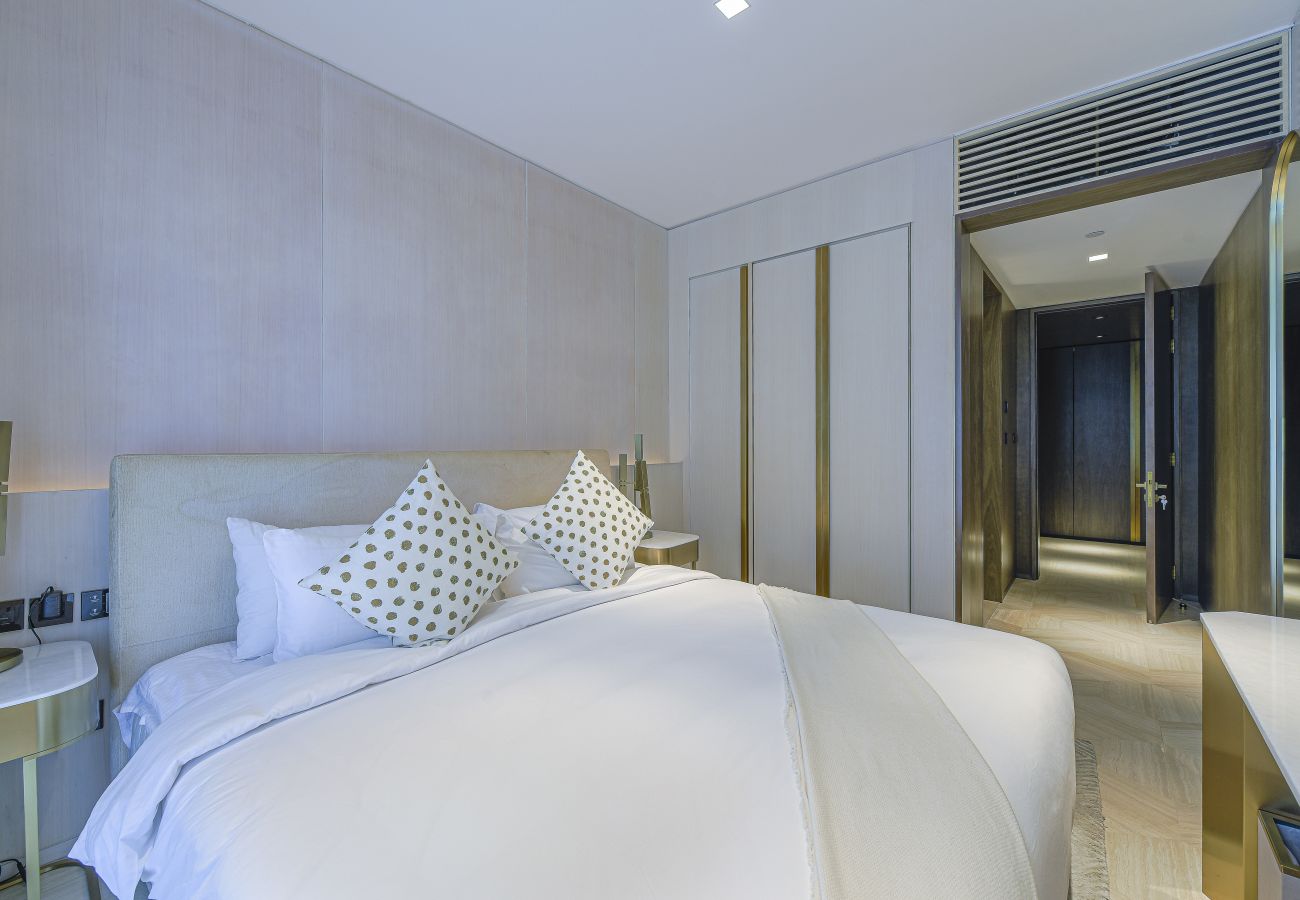 Apartment in Dubai - Glamorous 2BR Apt at FIVE with Seaview